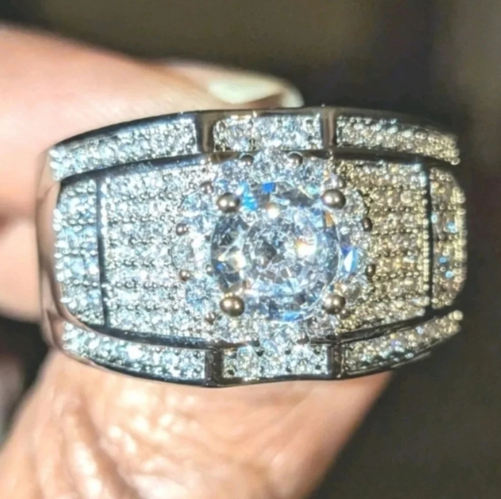 Elegant Mens 4 Ct Lab Created diamond Blinged out 925 Silver Wedding Band